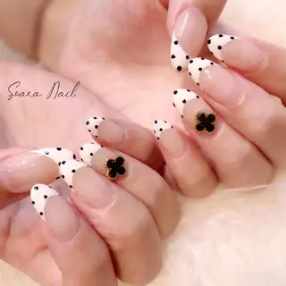 ネイル Salon Cleve所属・T. maoのネイルデザイン