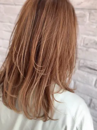 カラー LoE[ロエ]桃井 香菜子のヘアスタイル