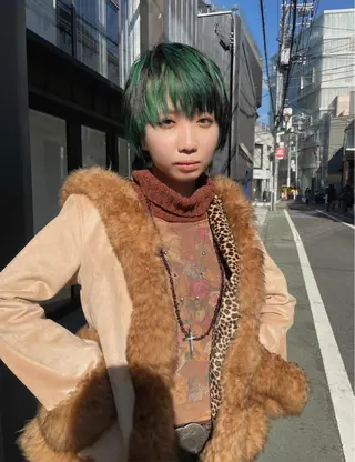 ミディアム カラー スパイラルパーマ 🌐hina⭐️のヘアスタイル