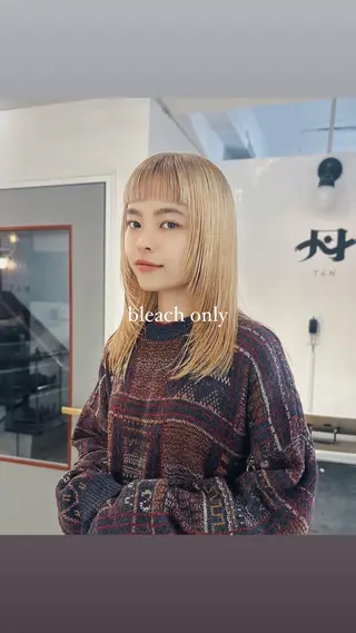 セミロング カラー 楪 yuzuriha所属・Saaya/レイヤー /ブリーチ/ブロンドのヘアスタイル