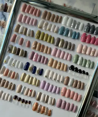 ネイル 鈴木 愛理のネイルデザイン