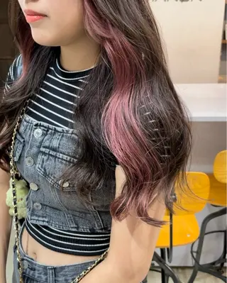 ロング カラー akane .のヘアスタイル