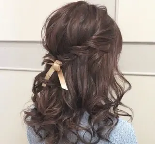 ロング カラー パーマ ヘアアレンジ 伊藤 穂南のヘアスタイル