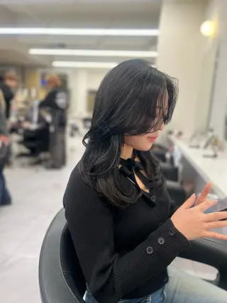 セミロング カラー 透明感×韓流ハイ トーン🫧RYUTAのヘアスタイル