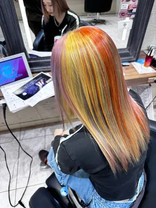 セミロング 🐺ウルフ× ハイトーン🐺MOEのヘアスタイル