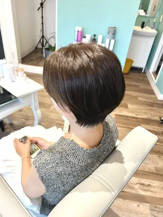 ショート カラー 🎄flowria 🎄花田圭一のヘアスタイル