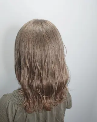 ミディアム カラー 透明感ハイトーン☆ 今津 佑太のヘアスタイル