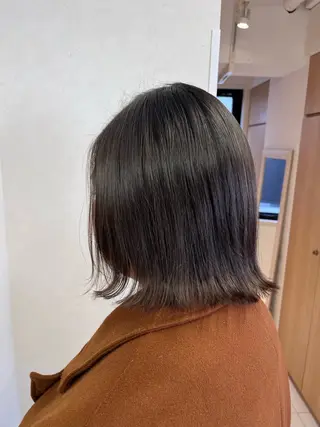 ミディアム ナチュラルベージュ/ 顔周りカット/由喜のヘアスタイル