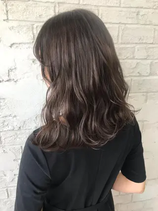 セミロング カラー オリーブ/アッシュ やわらか透明感カラーのヘアスタイル