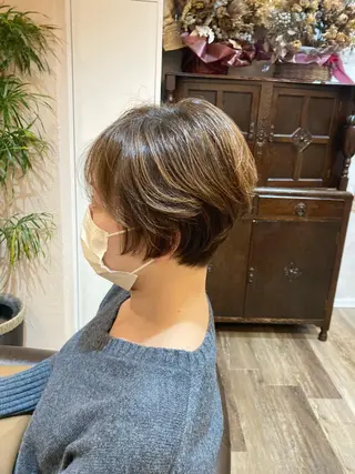 ショート カラー 馬場 百合恵のヘアスタイル