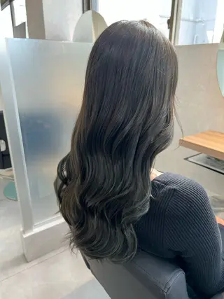 ロング カラー 伊藤　優悟 /白髪ぼかしのヘアスタイル