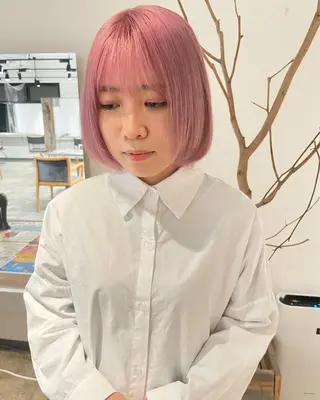 ミディアム ✨艶ブリーチカラー ✨四ノ宮裕己のヘアスタイル