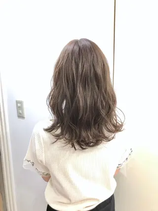 セミロング カラー ヘアアレンジ 💛ムラ修正ブリーチ 💛YUUのヘアスタイル