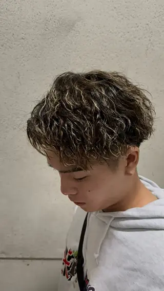 パーマ UMM所属・赤木 俊太のヘアスタイル