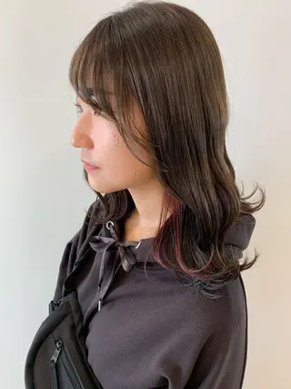 ミディアム カラー 顔まわりカット✄ ベージュカラー🧸のヘアスタイル