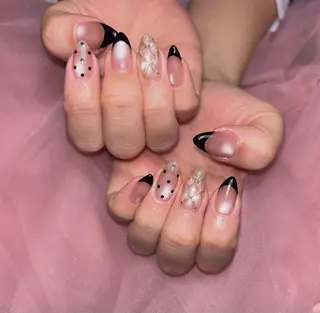 ネイル 𝐁𝐞𝐥𝐥 𝐦𝐞のネイルデザイン