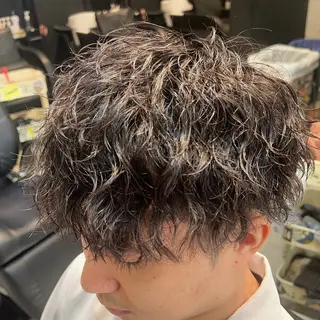 ショート パーマ メンズ クオンヒール  堺筋本町店所属・谷口 友耶メンズカットのヘアスタイル