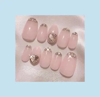 ネイル pink ladyサロン所属・べ にのネイルデザイン