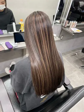 ロング truck所属・カラーリスト Maiのヘアスタイル