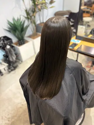 ロング カラー 中原 栞奈のヘアスタイル