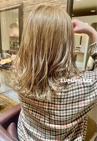 セミロング カラー 渡辺 瑠美のヘアスタイル