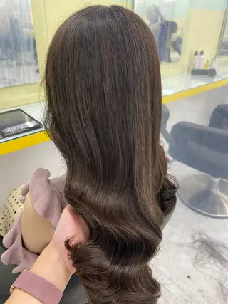 セミロング カラー パーマ ヘアアレンジ メンズ ネイル マツエク・マツパ アイブロウ linette所属・🐩推し活🐩 FUTABA🍒のヘアスタイル