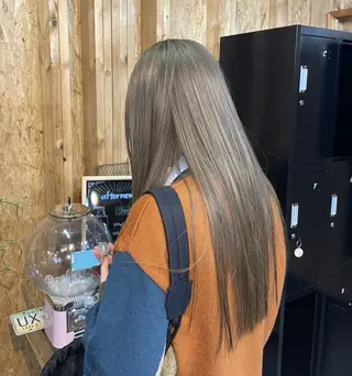 セミロング 赤味ゼロ✨️透ける ハイトーン😇ハルキのヘアスタイル