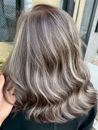 ロング 大人の海外ハイライト coconoのヘアスタイル