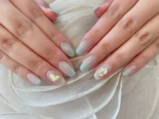 ネイル ネイル ティアラのネイルデザイン