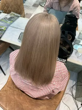 セミロング 夏目唯衣/透明感 /艶カラーのヘアスタイル