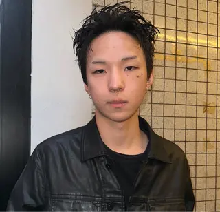 ショート メンズ mellow所属・顔周りデザイン/ ハイトーン/多田悠馬のヘアスタイル