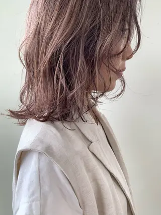セミロング 横谷 智江のヘアスタイル