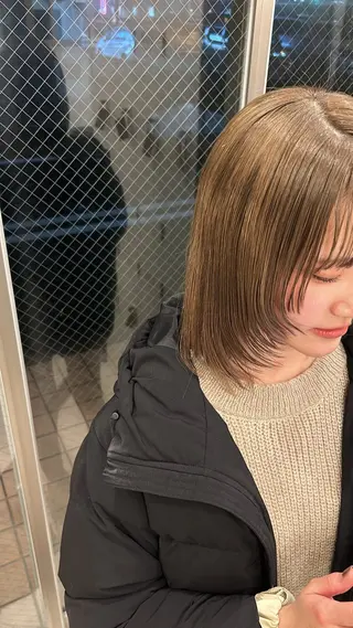 ミディアム 善財 康葵のヘアスタイル