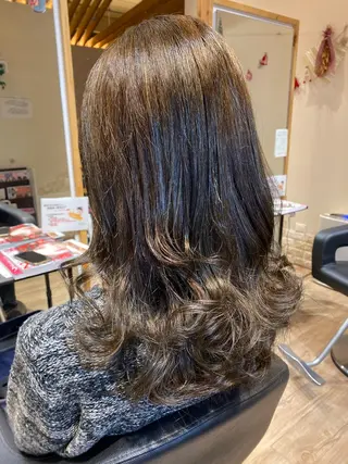 ロング カラー 関口 友行のヘアスタイル