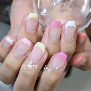 ネイル フラワー ムーンのネイルデザイン