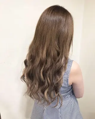 ロング 工藤 綾華のヘアスタイル