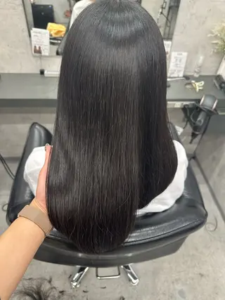 セミロング Misora/ボブ/ レイヤー/艶カラーのヘアスタイル