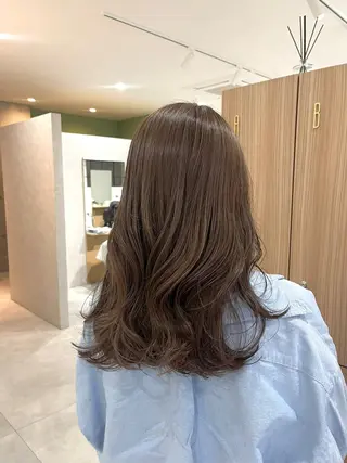 セミロング 西田 歩果のヘアスタイル