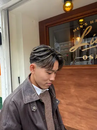 ショート カラー mio”LIBER所属・石本 凌大のヘアスタイル