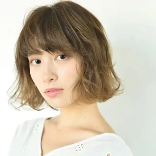 ミディアム カラー 奥田 千尋のヘアスタイル