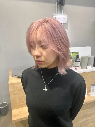 ショート カラー SALOWIN柏Suite所属・ブリーチ毛の縮毛矯正 ハイトーン/岡本智樹のヘアスタイル