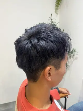 カラー メンズ 藤田 詩織のヘアスタイル