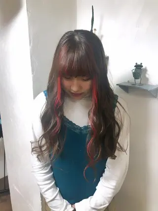 ロング カラー パーマ ヘアアレンジ 推し活専用 【派手髪】飯野ゆかりのヘアスタイル