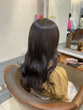 カラー moeka 表参道のヘアスタイル