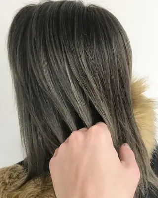 セミロング カラー ブリーチ特化 / share 元太のヘアスタイル