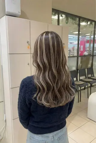 ロング 髪を綺麗に伸ばす人/ 艶髪✨️針田 綾音✨のヘアスタイル