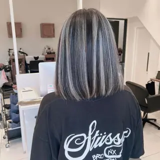 ミディアム カラー オフホワイトアンドなんば所属・福西 洋斗のヘアスタイル