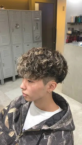 パーマ RETOUCH by fifth メンズサロン【レタッチ バイ フィフス】所属・fifth原宿 A:Ri🧸のヘアスタイル