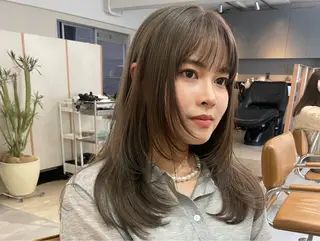 セミロング 透明感🎀LOREN エリコ🌈のヘアスタイル