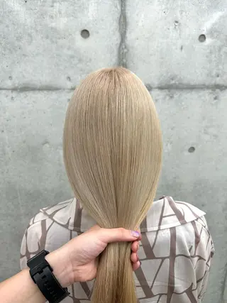 ロング カラー 佃 優音のヘアスタイル